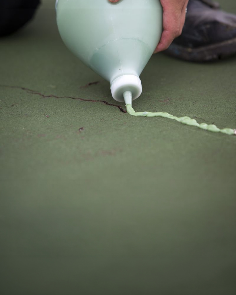 REPARADOR DE GRIETAS EN CANCHAS DEPORTIVAS